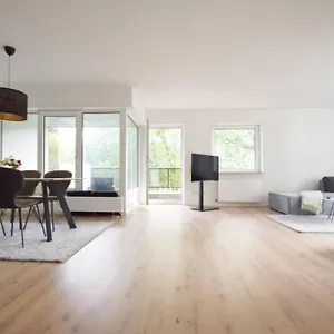 Großzügige 2-zimmer-wohnung Mit Balkon BRE